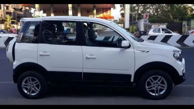 Mahindra NuvoSport N8 AMT 2016