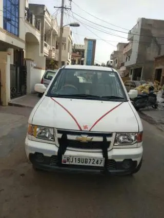 Chevrolet Tavera Neo 3 Max 10 STR BS-IV 2017