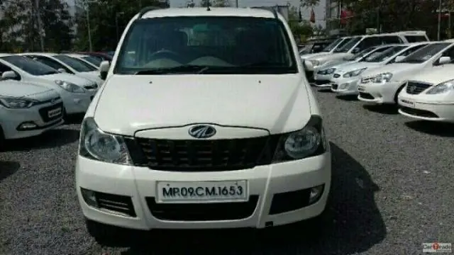 Mahindra Quanto C8 2013