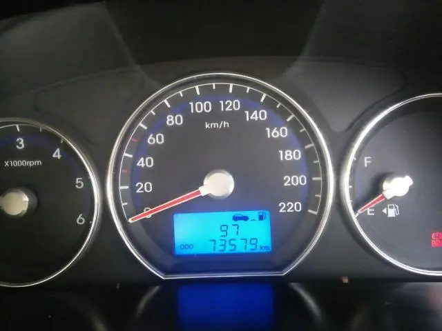 Hyundai Santa Fe 2 WD MT 2013