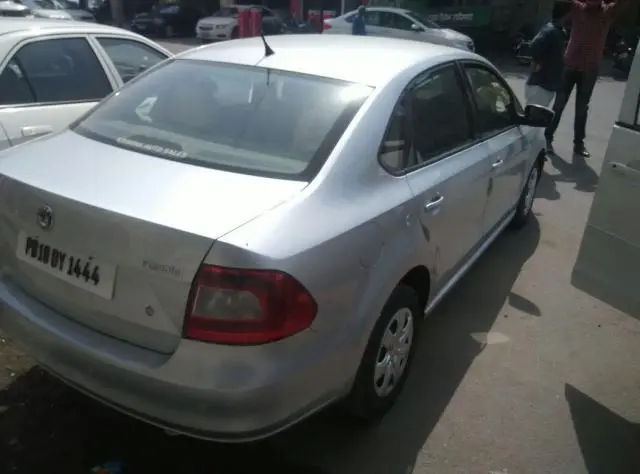 Skoda Rapid 1.6 TDI MT AMBITION PLUS 2012