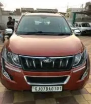 Mahindra XUV500 W10 2016