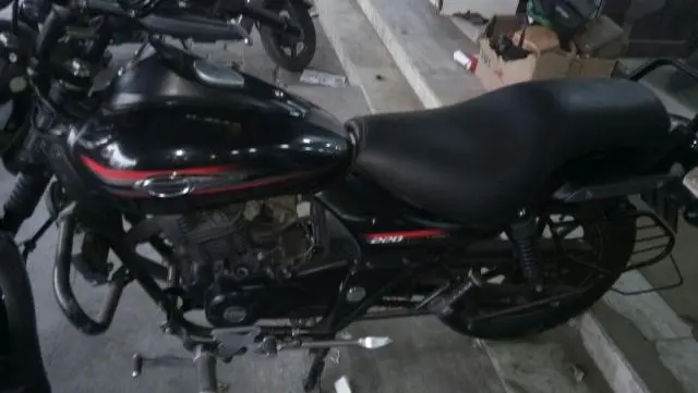Bajaj Avenger 220cc 2016