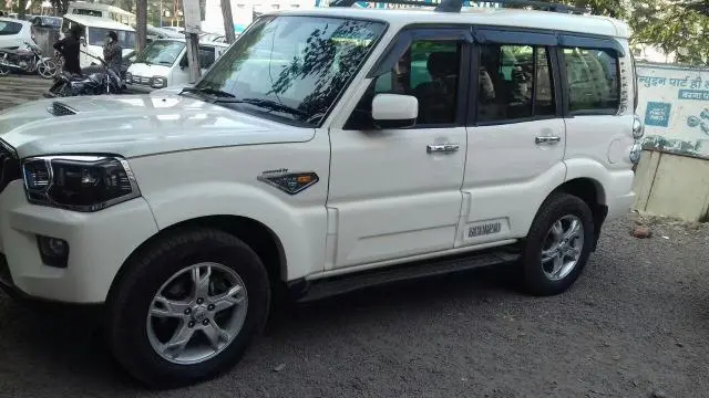 Mahindra Scorpio S10 2016