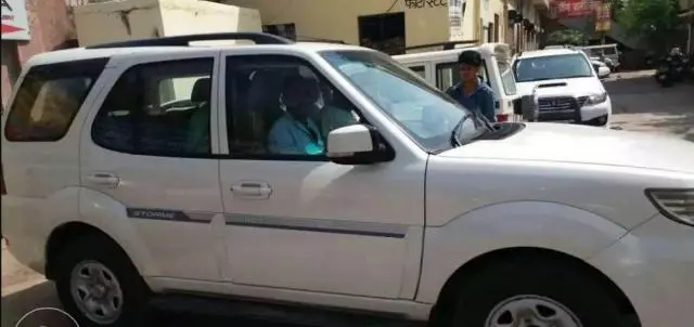 Tata Safari Storme 2.2 EX 4X2 2013