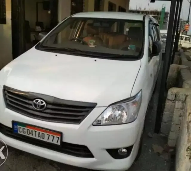 Toyota Innova 2.5 G 7 STR BS III 2012