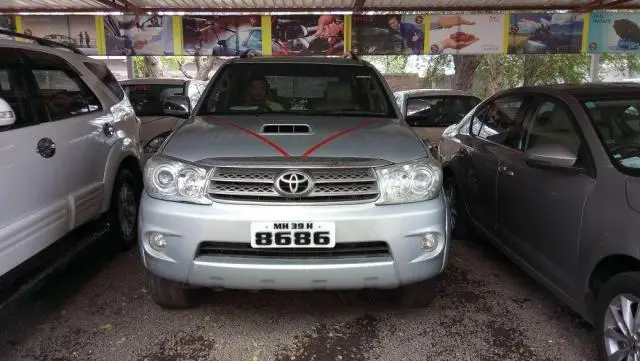 Toyota Fortuner 2.8 4x4 MT 2011