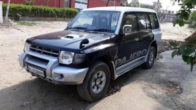Mitsubishi Pajero SFX 2.8 2011