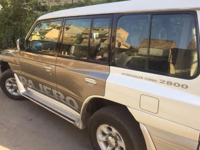Mitsubishi Pajero SFX 2.8 2010