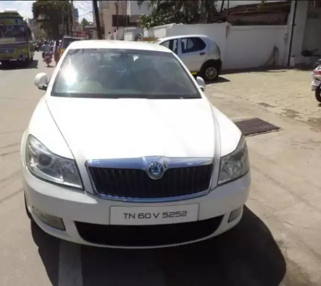 Skoda Laura AMBIENTE 2.0 TDI CR MT 2010