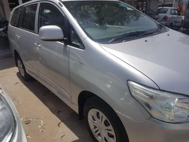 Toyota Innova 2.5 G 8 STR BS IV 2014