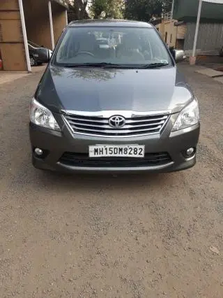 Toyota Innova 2.5 V 7 STR 2012