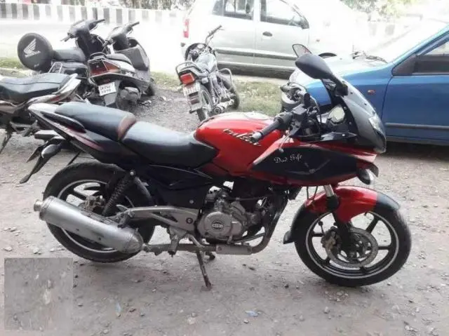 Bajaj Pulsar 220cc 2012
