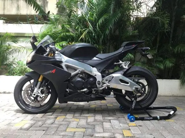 Aprilia RSV4 R APRC 1000cc 2014