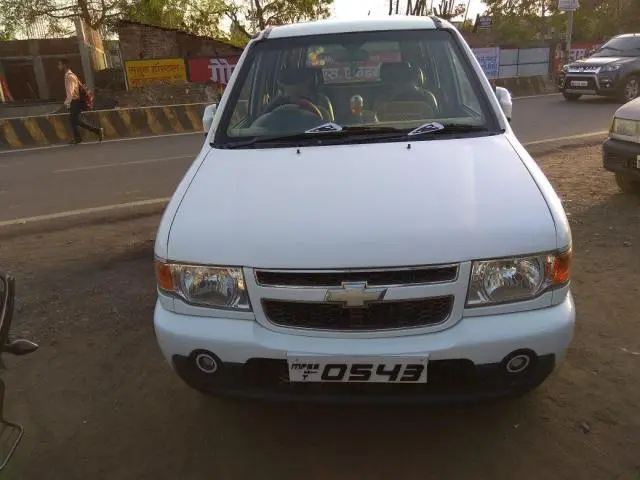Chevrolet Tavera LS 2012