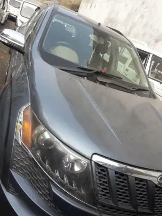 Mahindra XUV500 W4 2014