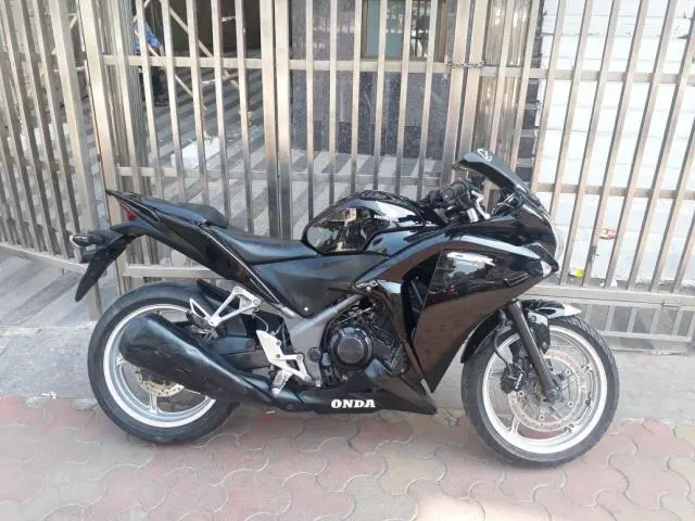 Honda CBR 250R 2011