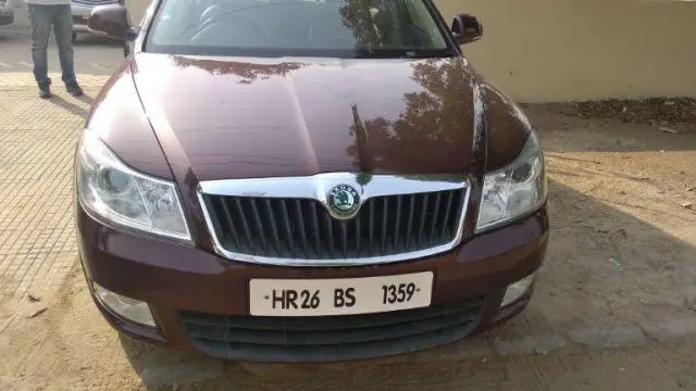 Skoda Laura AMBIENTE 2.0 TDI CR AT 2012