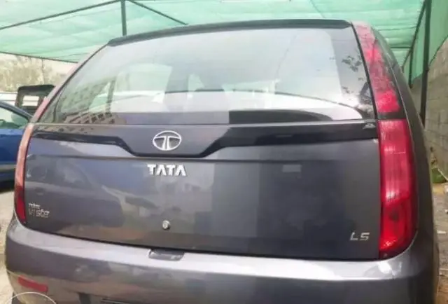 Tata Indica Vista LS Quadrajet 2012