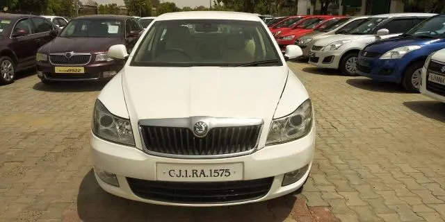 Skoda Laura ELEGANCE 1.9 TDI MT 2012