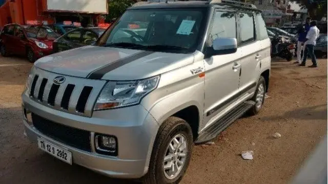 Mahindra TUV300 T8 AMT mHAWK100 2017