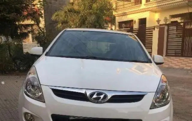 Hyundai i20 Sportz 1.4 (O) 2010