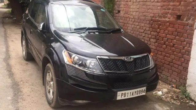Mahindra XUV500 W8 2012