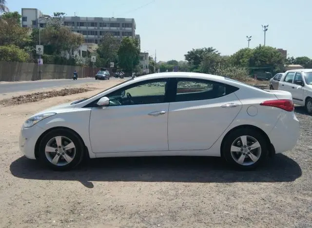 Hyundai Elantra 1.6 SX (O) 2013