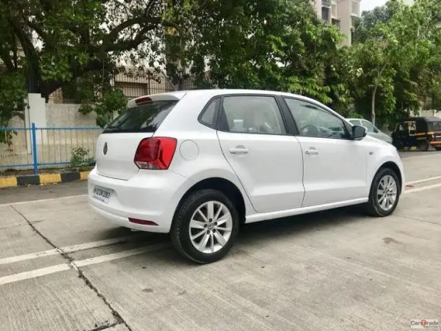 Volkswagen Polo Highline 1.6L (P) 2015