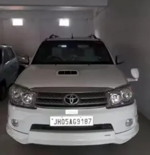 Toyota Fortuner 3.0 4X4 MT 2011