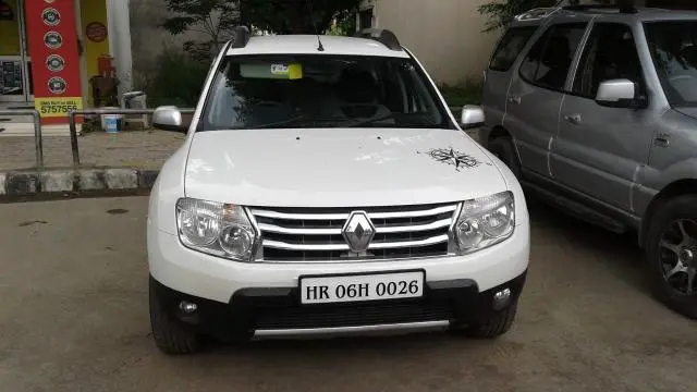 Renault Duster 110 PS RXZ 4X2 MT 2012