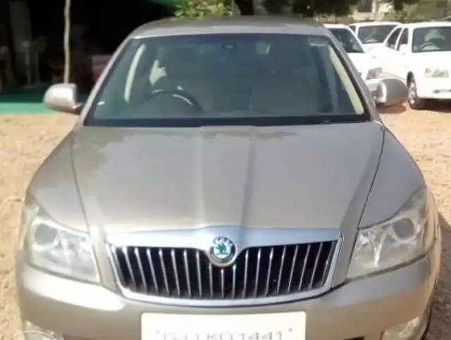 Skoda Laura ELEGANCE 1.9 TDI MT 2010