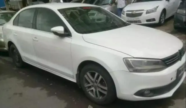 Volkswagen Jetta 2.0L TDI Highline 2012
