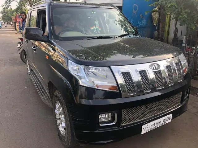 Mahindra TUV300 T8 mHAWK100 2017