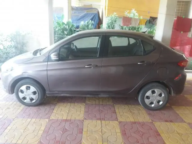 Tata Tigor Revotron XT 2017