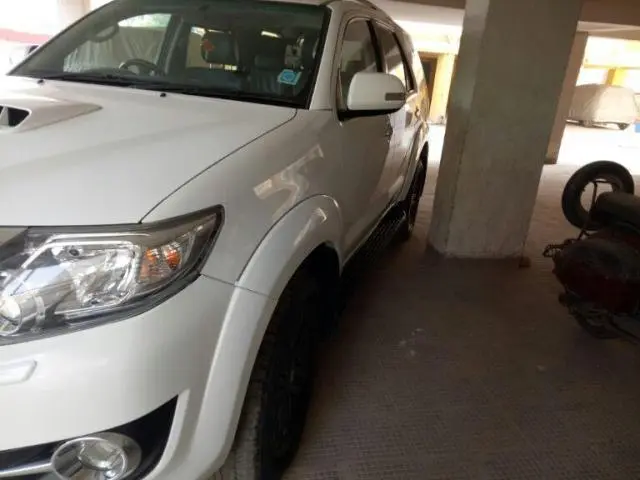 Toyota Fortuner 3.0 4X4 MT 2015