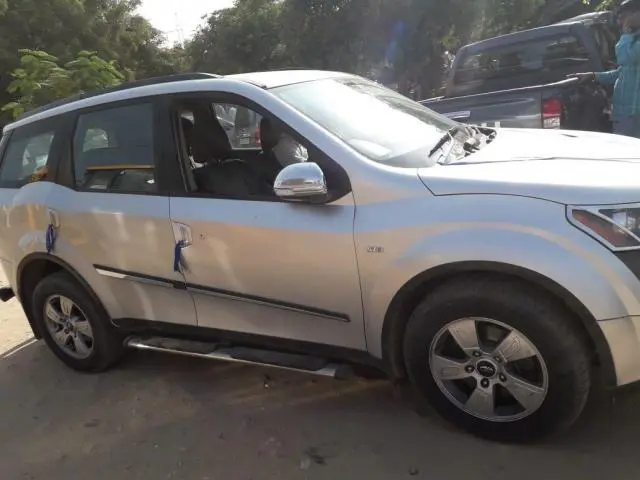 Mahindra XUV500 W8 AT 2013