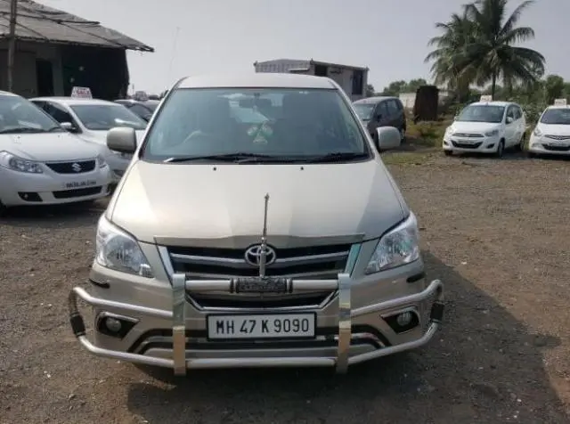 Toyota Innova 2.5 G 8 STR BS IV 2016
