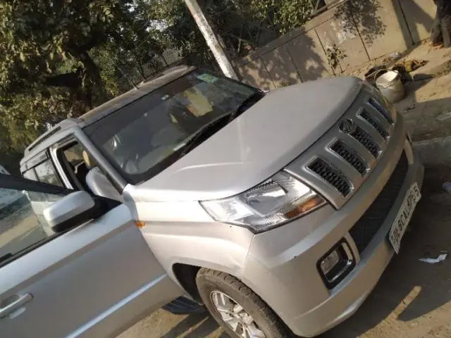 Mahindra TUV300 T8 2016