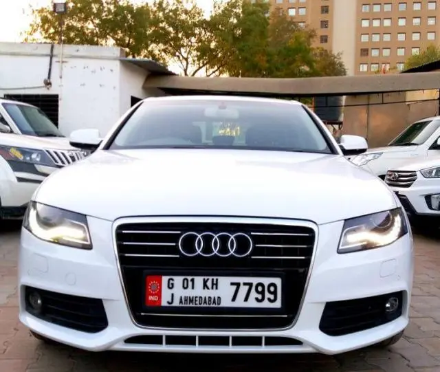 Audi A4 2.0 TDI premium 2011
