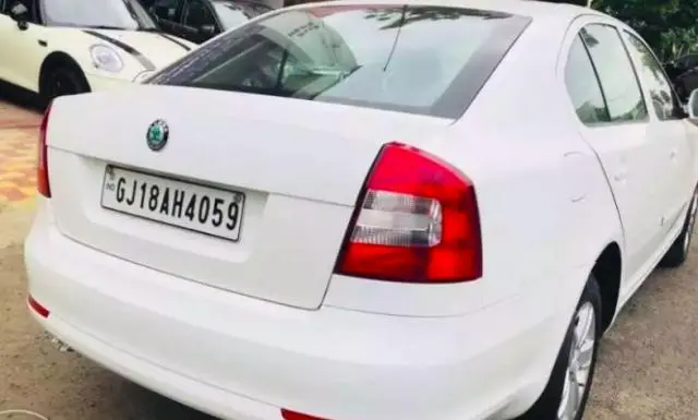 Skoda Laura AMBITION 2.0 TDI CR AT 2009