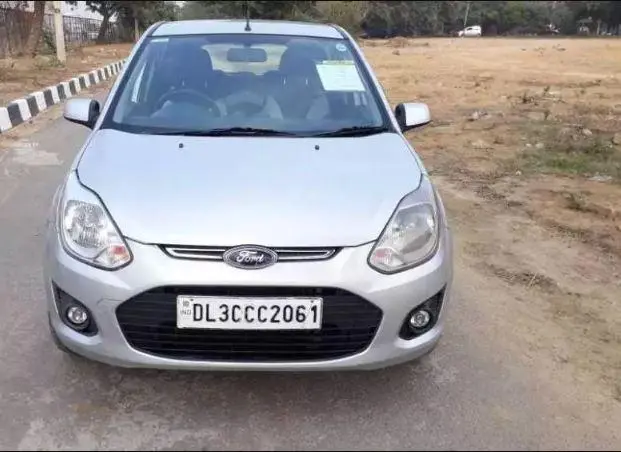 Ford Figo 1.5D TITANIUM MT 2013