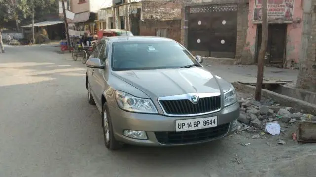 Skoda Laura Ambition 2.0 TDI CR MT 2012