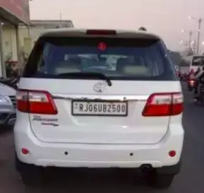 Toyota Fortuner 3.0 4X4 MT 2011