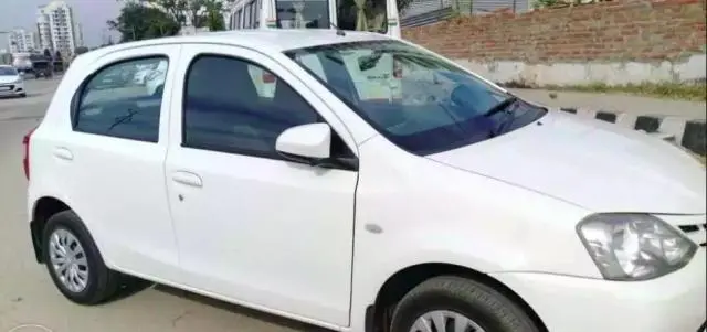 Toyota Etios Liva G 2013
