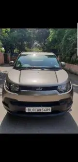 Mahindra KUV100 NXT K8 6 STR Dual Tone 2017