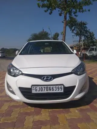 Hyundai i20 Sportz 1.4 CRDi 2013