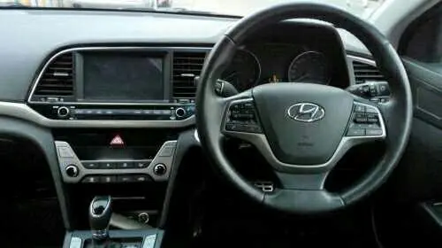 Hyundai Elantra 2.0 SX (O) AT 2017