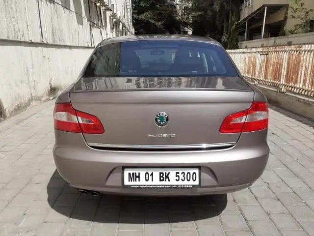 Skoda Superb Elegance 2.0 TDI CR AT 2013