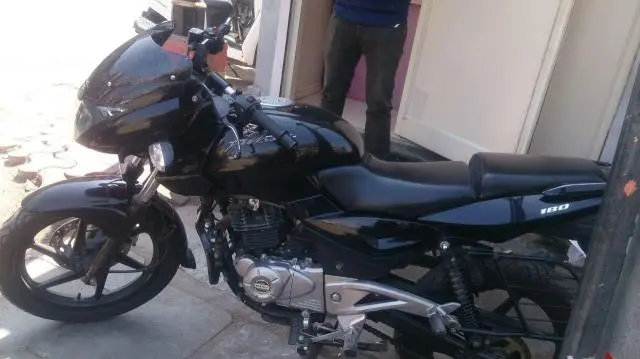 Bajaj Pulsar 180cc 2014